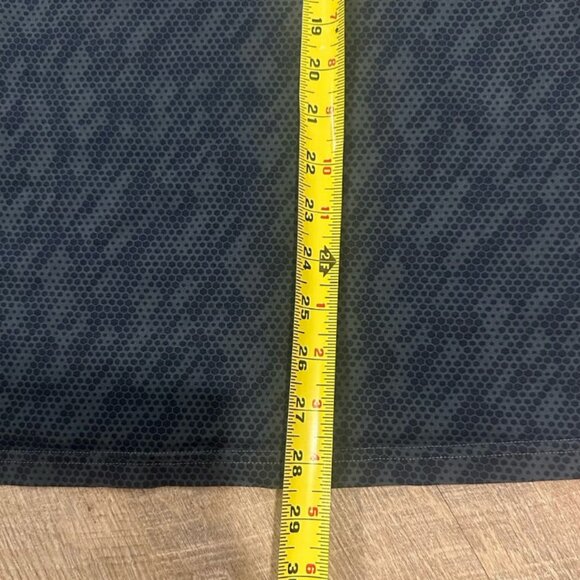 Gymshark Cut off tank Size XL - Picture 4 of 8